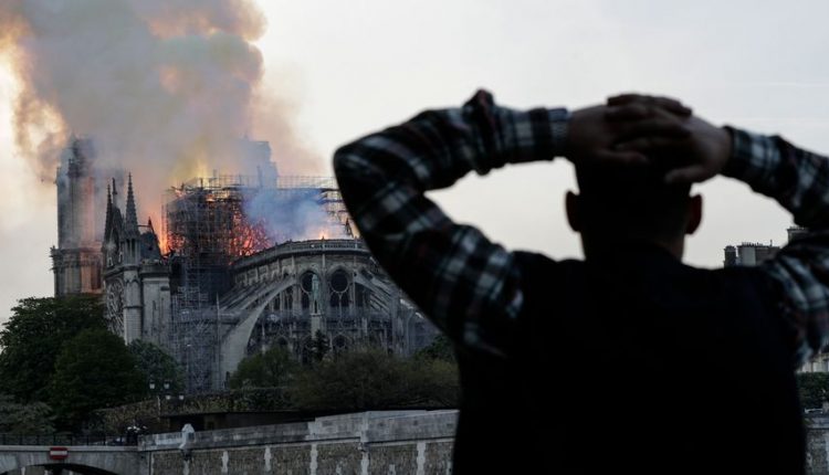 incendiu notre dame