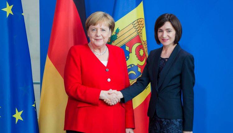 66366000_2318474941604594_6560069293415858176_o