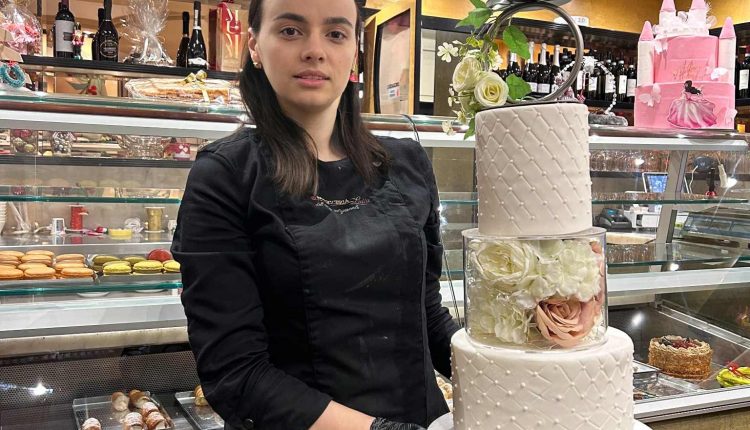 Lidia tort alb